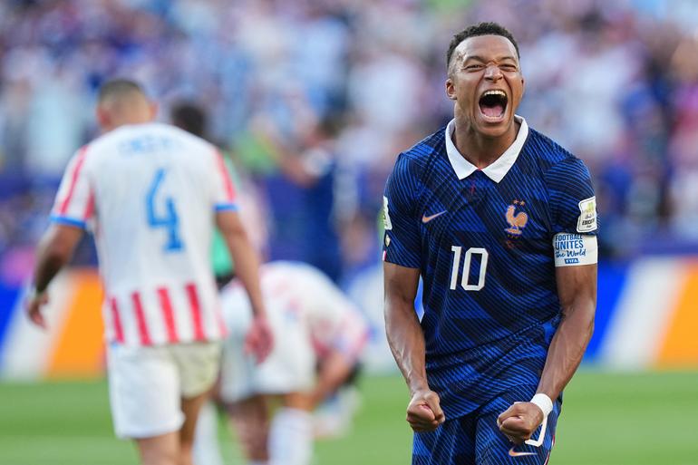 Mbappé festeja un gol más en Copas del Mundo | AP