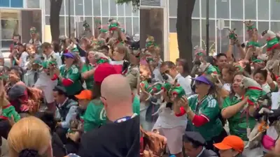 Perros chihuahua con la camiseta del Tri sorprenden frente a Embajada Británica en CDMX