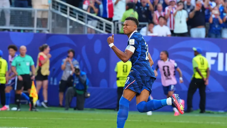 Kylian Mbappé anota su gol 19 en Copas del Mundo | AP