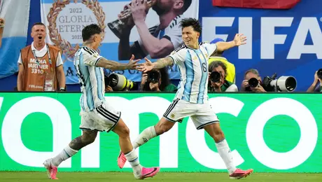 Argentina sufre, pero supera a una histórica selección de Cabo Verde para instalarse en los Octavos de Final