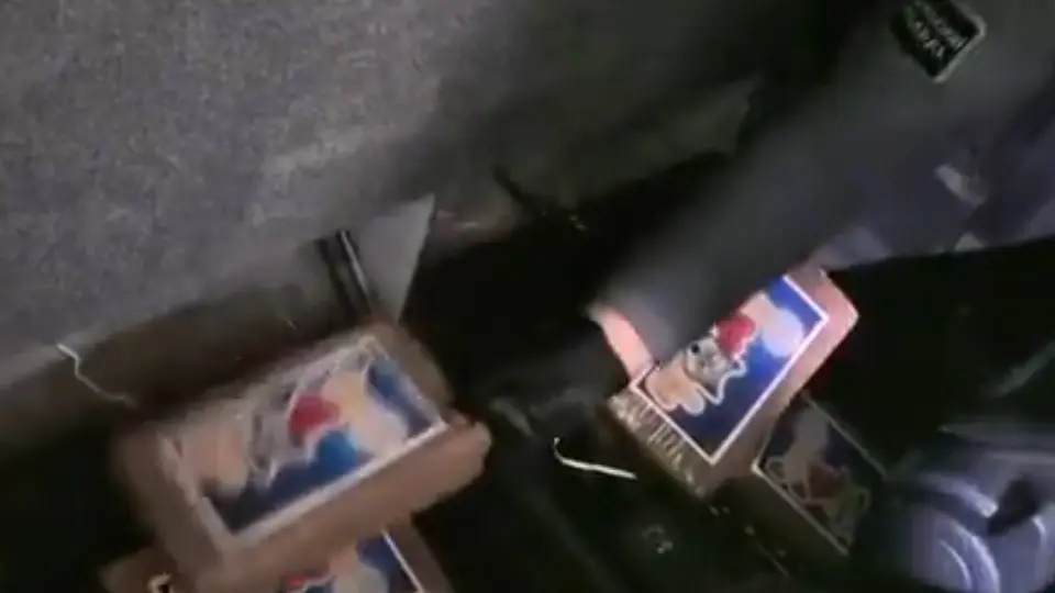 La droga estaba oculta en un compartimento del vehículo / Captura de pantalla