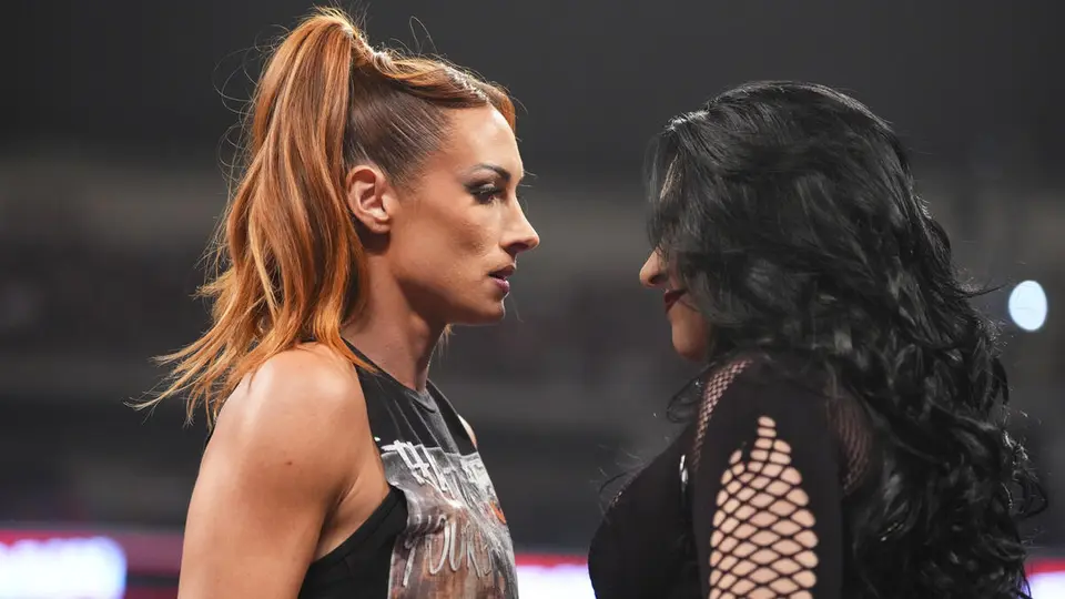 Stephanie Vaquer cara a cara con Becky Lynch | wwe.com