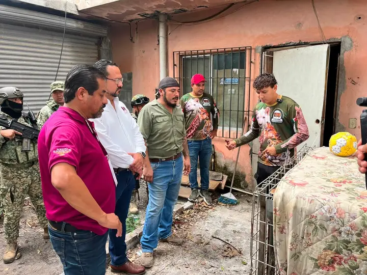 El felino permanecía dentro de una jaula al momento de ser localizado, por lo que las autoridades descartaron un riesgo inmediato para los habitantes del sector./ FB: Ivan Rescata