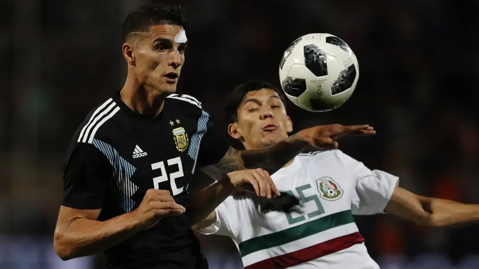 Lamela, en su etapa como jugador, con la Selección de Argentina enfrentando a México | MEXSPORT