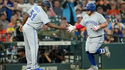 Alejandro Kirk pega jonrón y Blue Jays frenan la racha ganadora de Astros