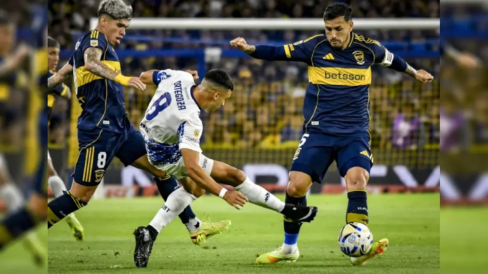 Carlos Palacios y Leandro Paredes con Boca Juniors | AFP