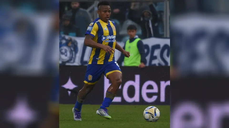 Campaz, durante partido de Rosario Central | AFP