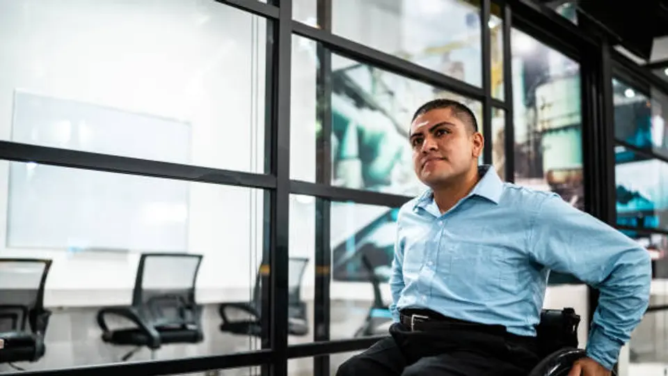 La Ley Federal del Trabajo no establece que viajar durante una incapacidad sea motivo de despido. / iStock