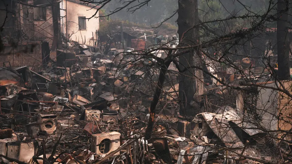 Devastación en Pelayos de la Presa, Madrid, España, por incendios | AP