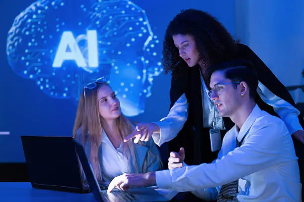 La inteligencia artificial analiza los datos obtenidos por la prenda./istock