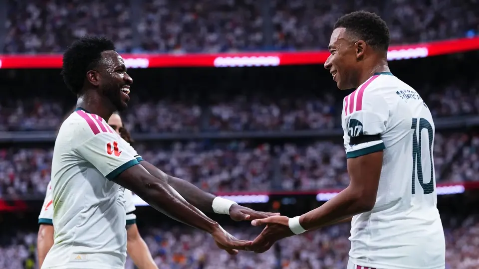 Vinicius Jr y Mbappé en celebración con Real Madrid | AP