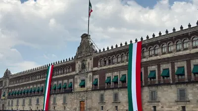 Así luce el Zócalo de CDMX con el nuevo alumbrado patrio 2026