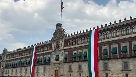 Así luce el Zócalo de CDMX con el nuevo alumbrado patrio 2026
