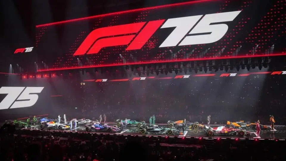 Los monoplazas de las diez escudería de la F1 en el evento de lanzamiento de 2025 | AP
