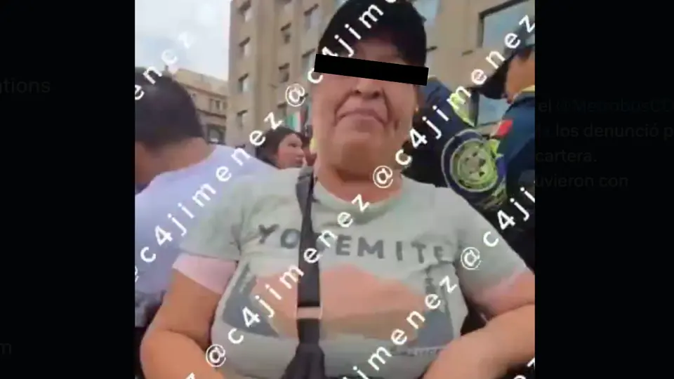 Una de las detenidas llamó la atención por la frase que pronunció durante la intervención de los policías. / @c4jimenez