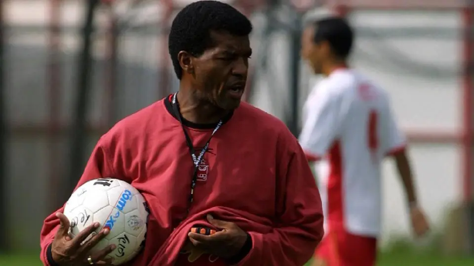 Julio César Uribe, entrenador peruano con Tecos de México | MEXSPORT