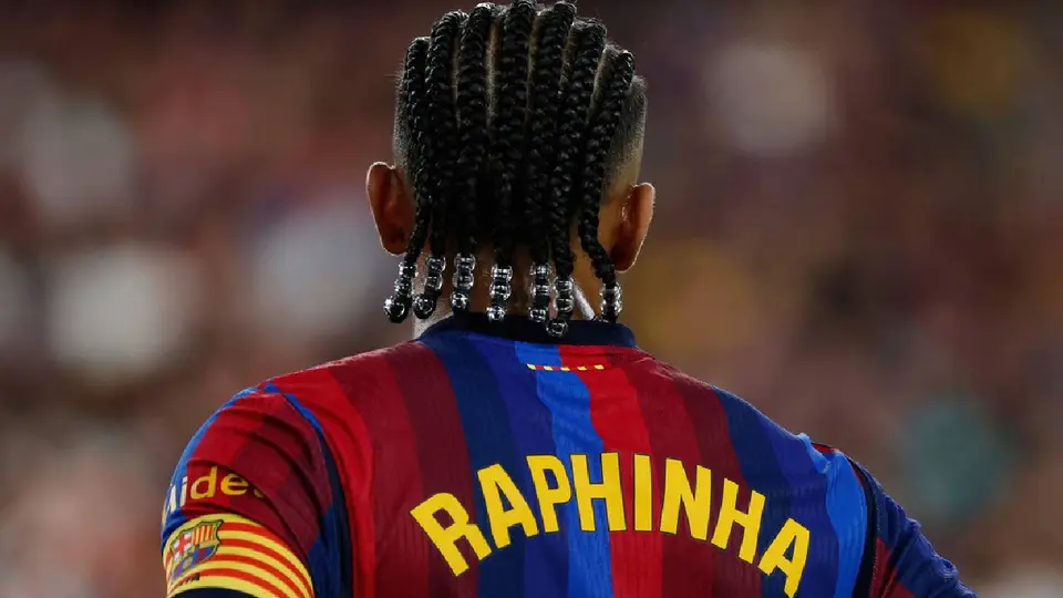 Raphinha en un partico con el Barcelona | AP