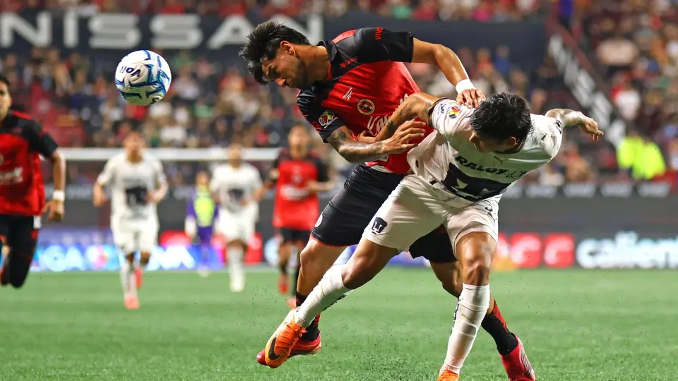 Alejandro Gómez en partido con Xolos de Tijuana ante Pumas | MEXSPORT