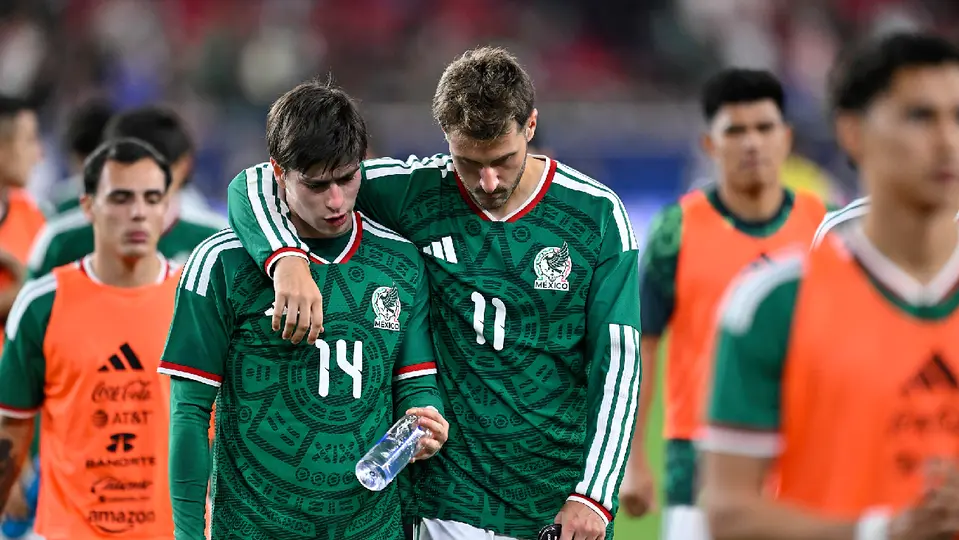 Armando 'Hormiga' González y Santiago Giménez, delanteros de la Selección Mexicana, tras partido ante Estados Unidos | IMAGO7
