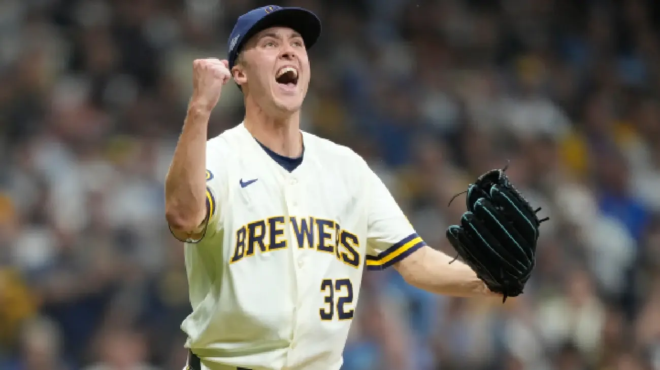Murakami and Aranda Shine in MLB Division Series Openers