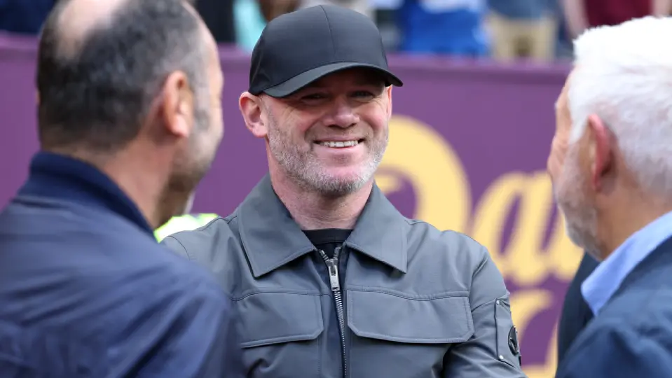 Wayne Rooney, exjugador inglés, en el partido de NFL en Londres | AP