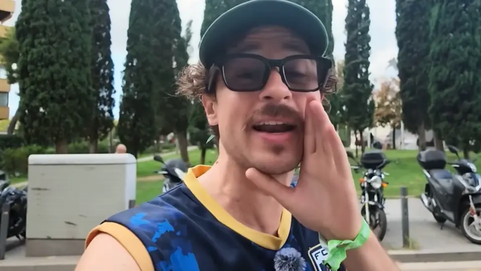 Luisito Comunica presencia asalto en Barcelona mientras grababa: “Traté de correr”