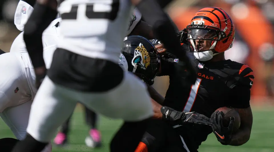 Ja'Marr Chase jugando ante los Jaguars | AP