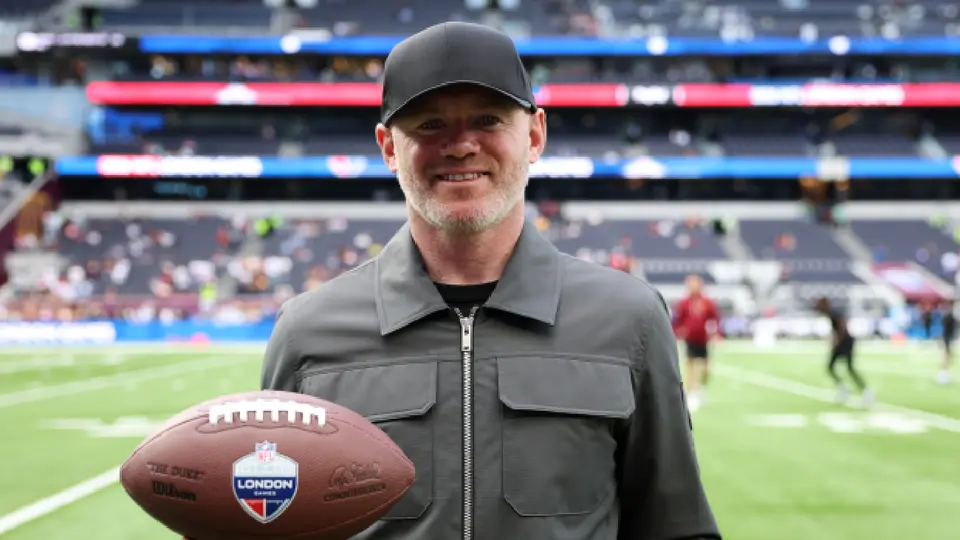 Wayne Rooney, presente en el partido de NFL en Londres