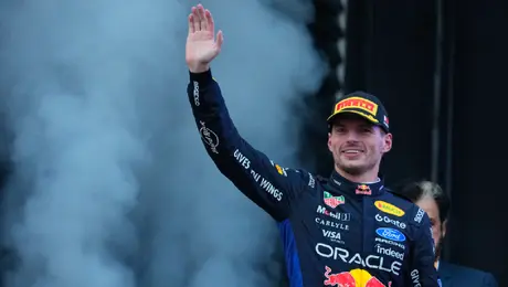 Con un impresionante dominio, Max Verstappen gana el GP de Bahréin y consigue su primer triunfo del 2026