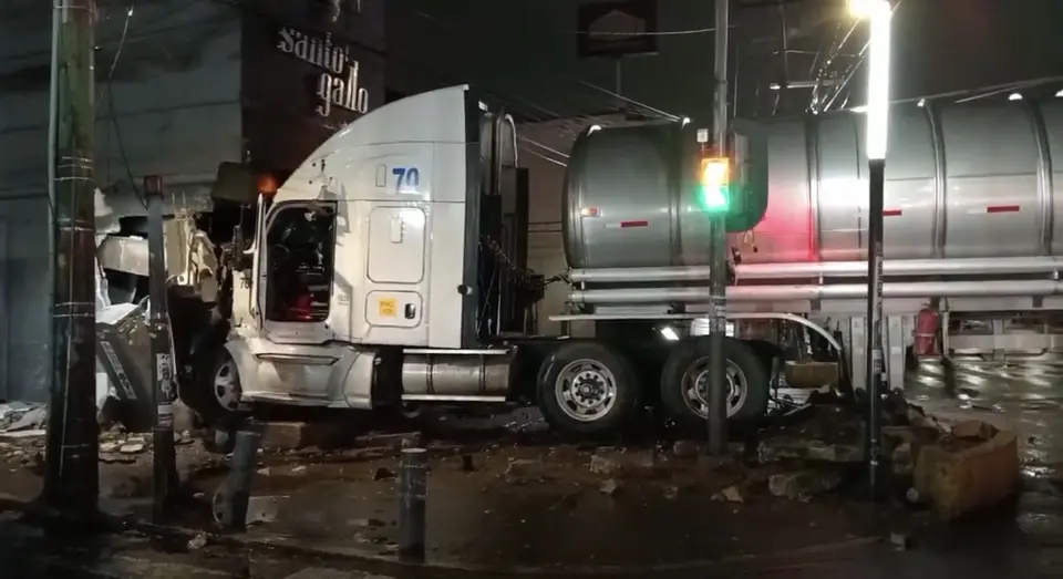 El accidente ocurrió durante la madrugada de este 4 de octubre./@unonoticias