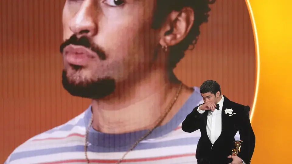 El artista puertorriqueño destacó el apoyo de la comunidad latina durante la conferencia del Apple Music Halftime Show./ AP