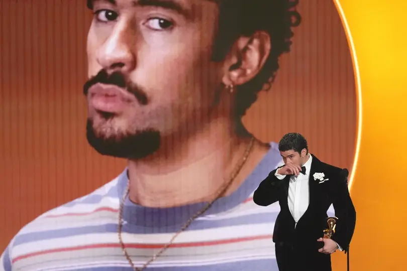 El artista puertorriqueño destacó el apoyo de la comunidad latina durante la conferencia del Apple Music Halftime Show./ AP