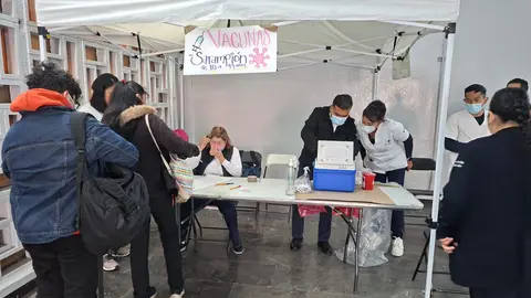Usuarios del Metro pueden recibir la vacuna contra el sarampión de forma gratuita. / X: @SSaludCdMx