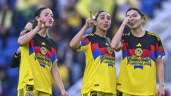 Jugadoras de América en festejo de gol durante un partido del Clausura 2026 de la Liga MX Femenil | IMAGO 7