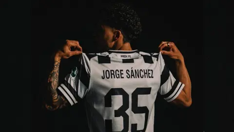 Jorge Sánchez en su presentación como jugador del PAOK | X: @PAOK_FC