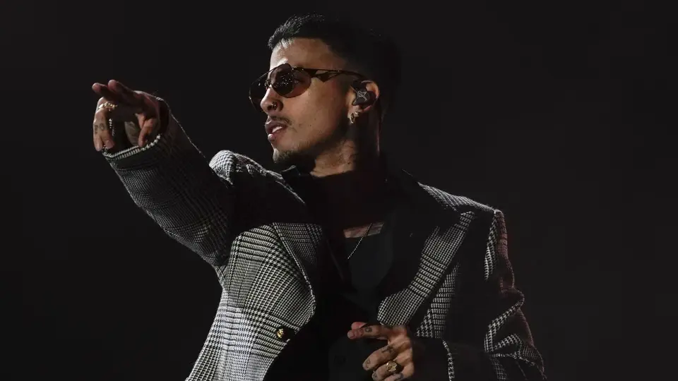El artista expande su carrera más allá de la música con su debut cinematográfico. / AP