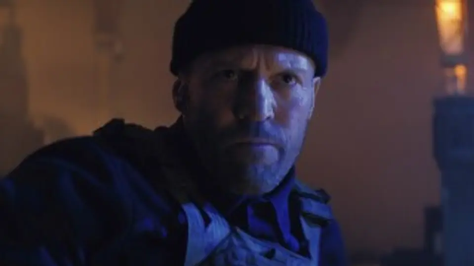 Rauw Alejandro compartirá pantalla con Jason Statham en su primer filme. / AP
