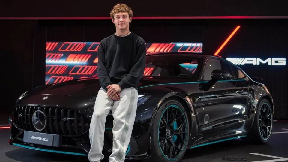 Kimi Antonelli y el Mercedes AMG GT63 PRO | MERCEDES