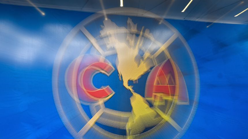 Escudo de América en el Estadio Azteca | IMAGO 7