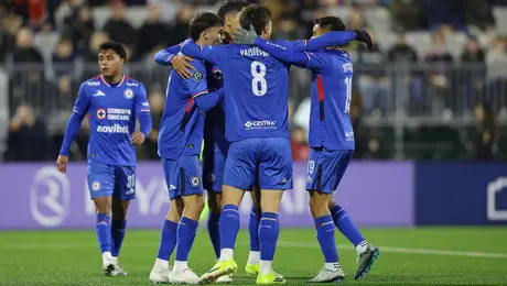 Cruz Azul inicia su defensa de Concachampions con un cómodo triunfo frente a Vancouver Fc