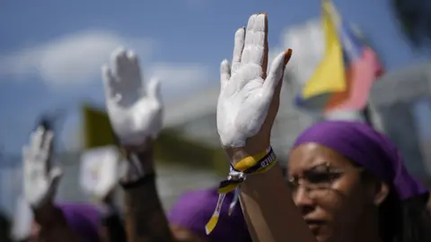 Cada año, miles de mujeres participan en la marcha del 8M en la Ciudad de México para exigir igualdad y el fin de la violencia de género./ AP