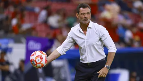 Diego Cocca considera exagerados los elogios y críticas hacia Chivas