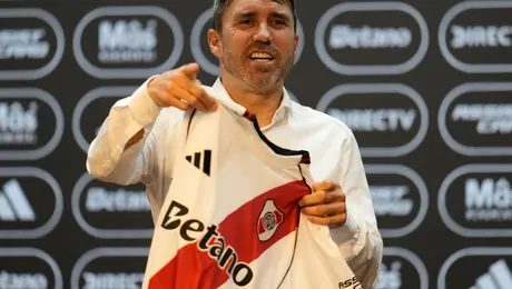 Chacho Coudet hace un 'Gago' y abandona a Alavés para fichar por River Plate