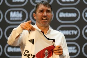 Coudet dejó al Alavés de España para firmar con River Plate | AP