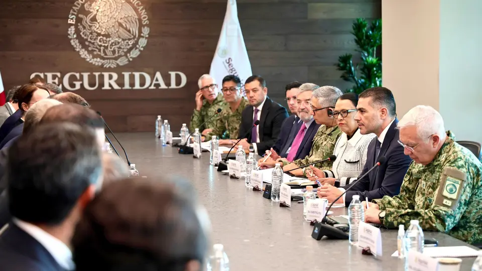 Autoridades del Gabinete de Seguridad de México se reunieron con representantes de la FIFA para coordinar los operativos rumbo al Mundial 2026./ x: @SSPCMexico
