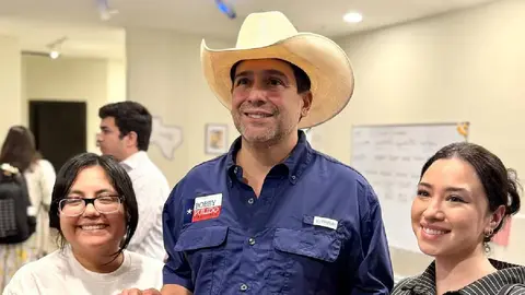 ¿Quién es Bobby Pulido, el cantante tejano que ahora quiere ir al Congreso de EE.UU.?
