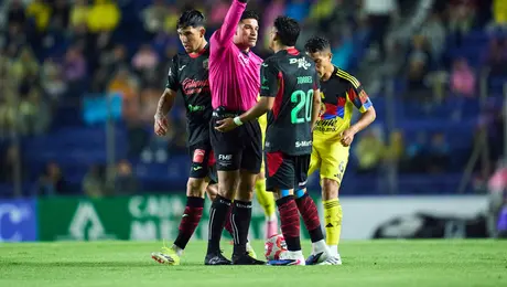 ¿Robo al América? Cantante Guerrero revela dos rojas no marcadas a Juárez