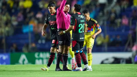 ¿Robo al América? Cantante Guerrero revela dos rojas no marcadas a Juárez