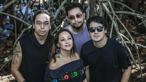 Kerreke es una agrupación llena de folclor latino con sus integrantes de México, Colombia y Venezuela / FB: @KerreKeMusic