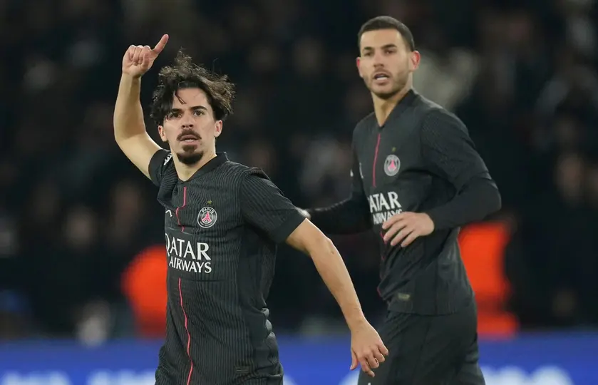 Vitinha celebra un gol con PSG | AP